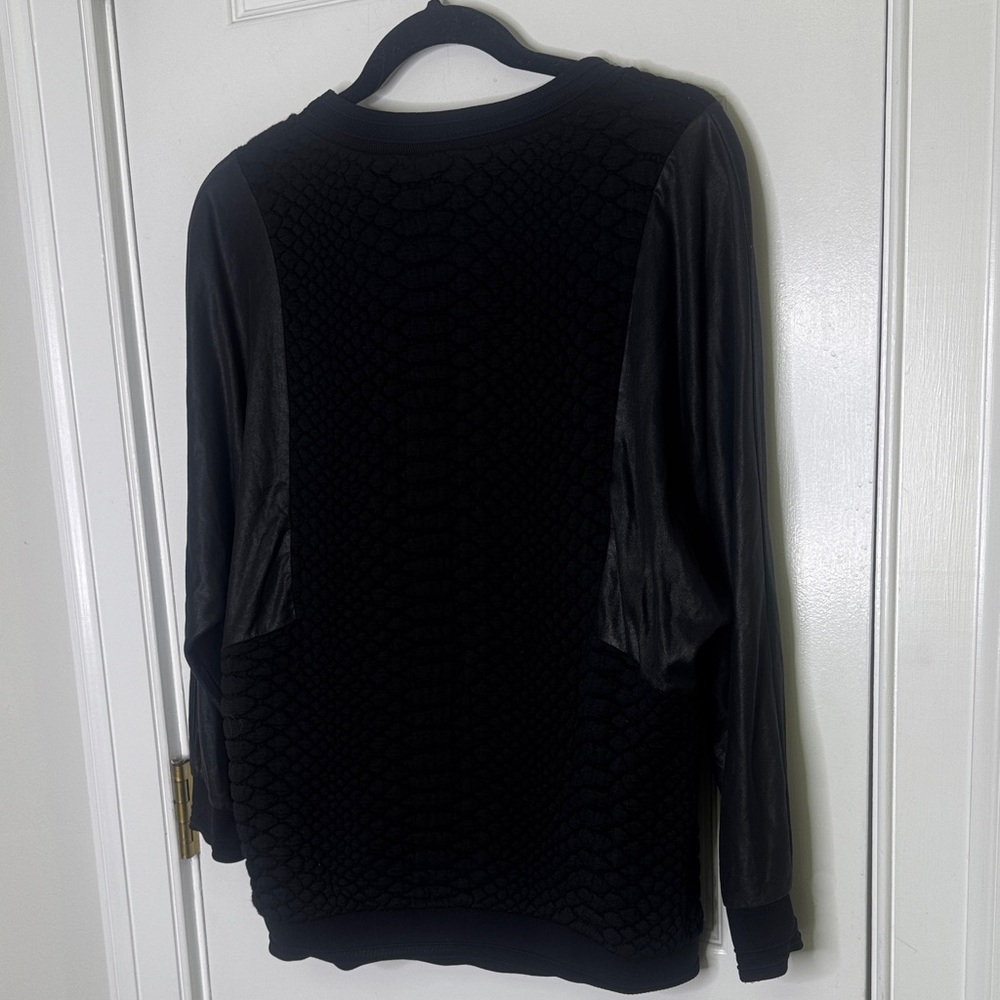 💫Sandro Paris Black Mixed Media Top Faux Leather Sleeves Size M  💫 - Picture 8 of 10